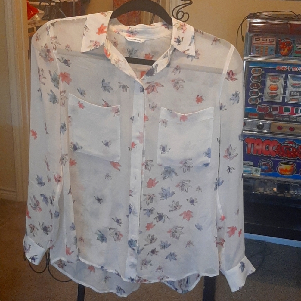 Club Monaco 100% silk vintage floral top